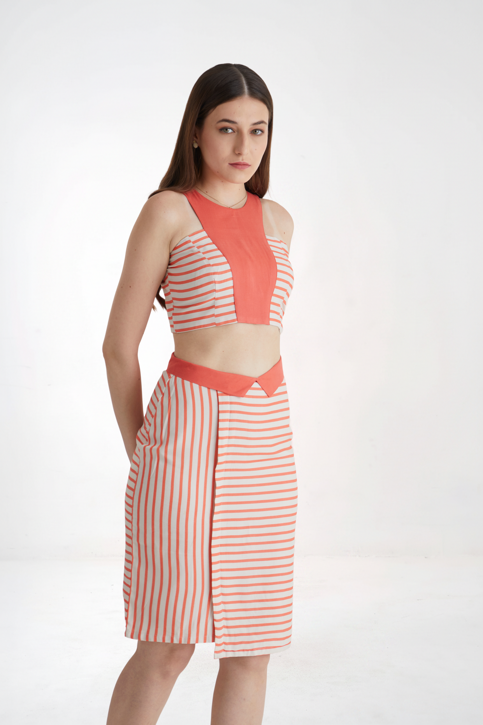 Woman red and white striped Sleeveless Crop Top and High Waist Skirt Co-ord Set