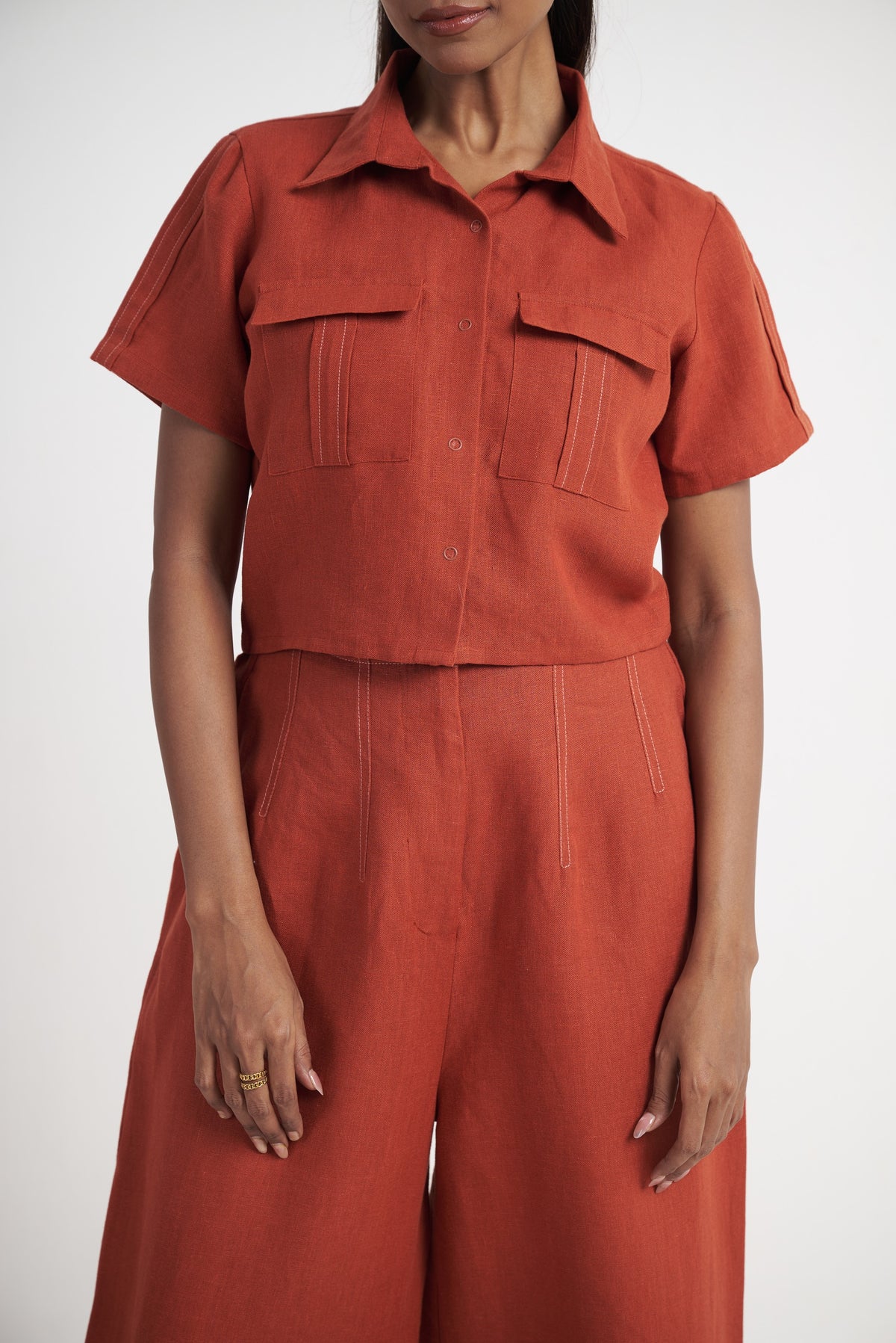 Short sleeve utility crop shirt for women in picante with flap pockets