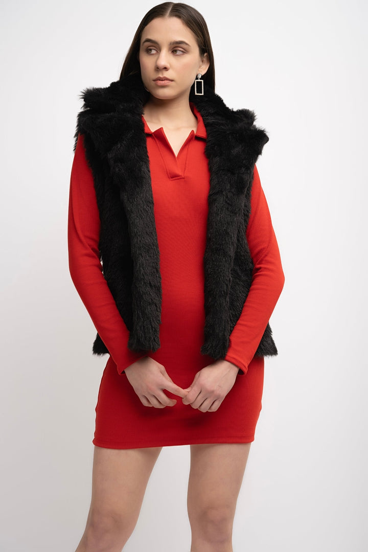 Fur Sleeveless Jacket - Black