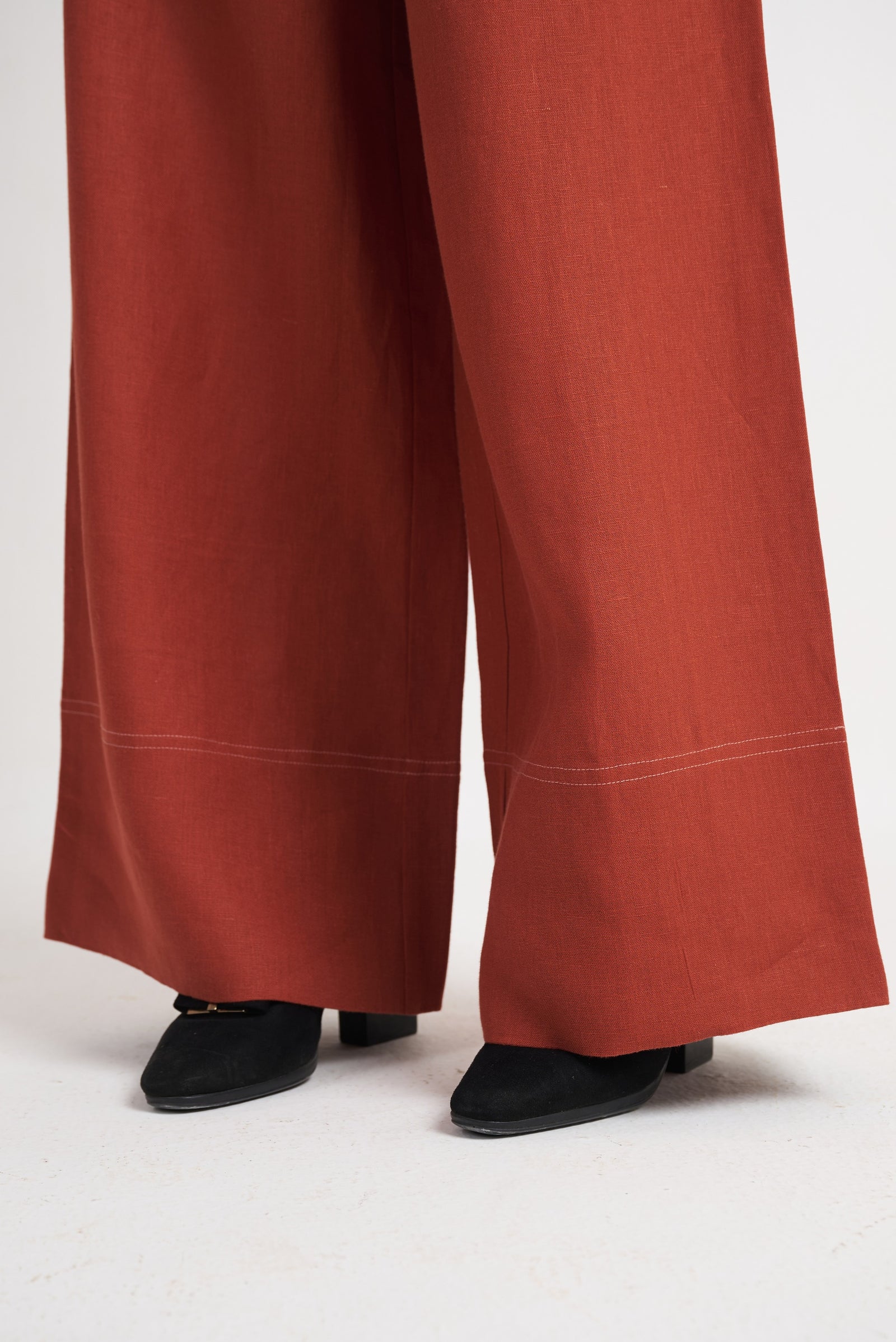 Contrast topstitch hem detail on picante wide leg trouser