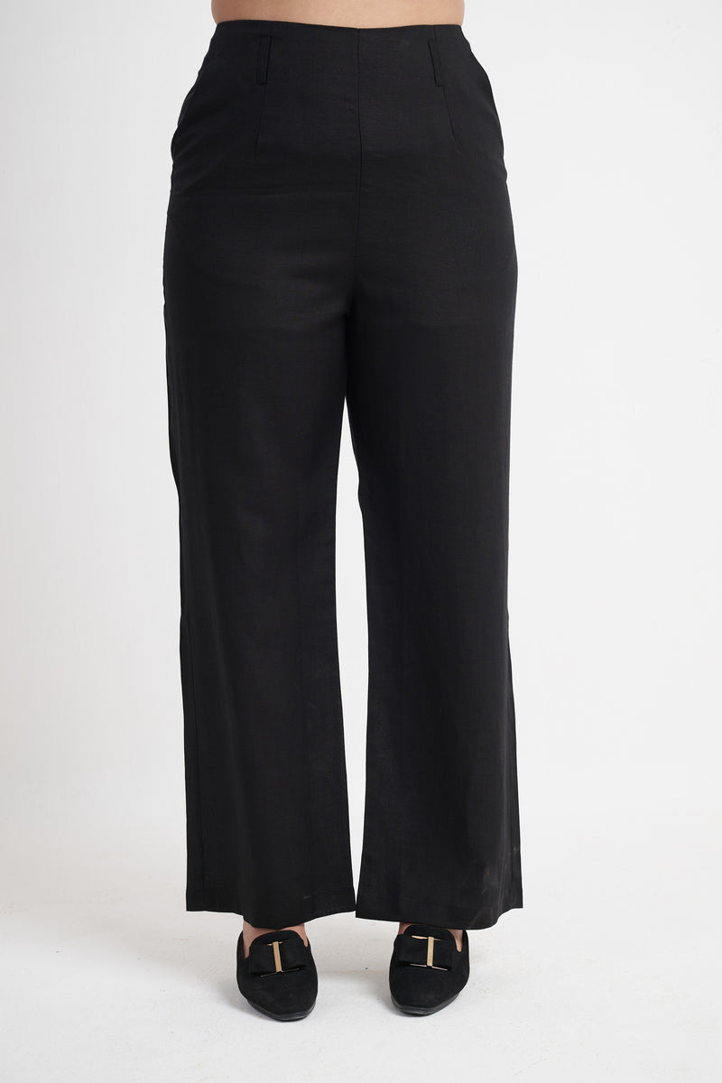 Seamless straight leg trouser for women in black