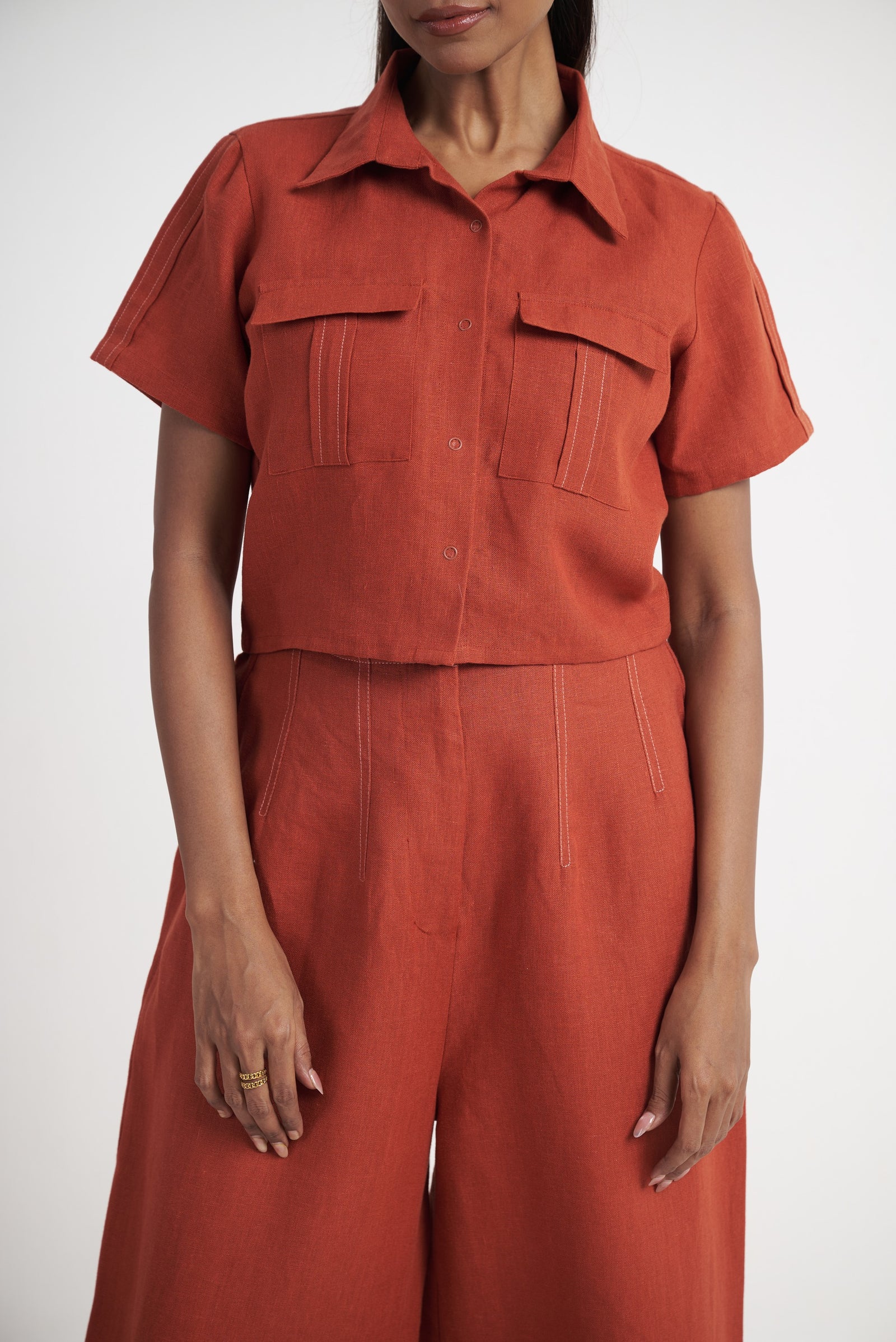 Short sleeve utility crop shirt for women in picante with flap pockets
